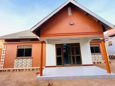 A picture of House for sale at 150m. Nansana with 3bedrooms welk self