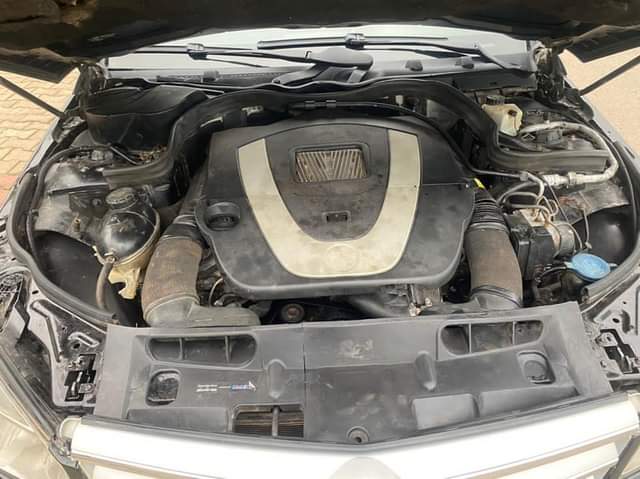 A picture of UNREGISTERED 2008 C300 WITH 2016 DUTY 6 5M ONLY SULEJA