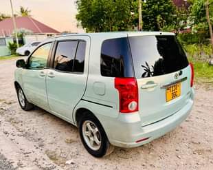 A picture of Toyota raum