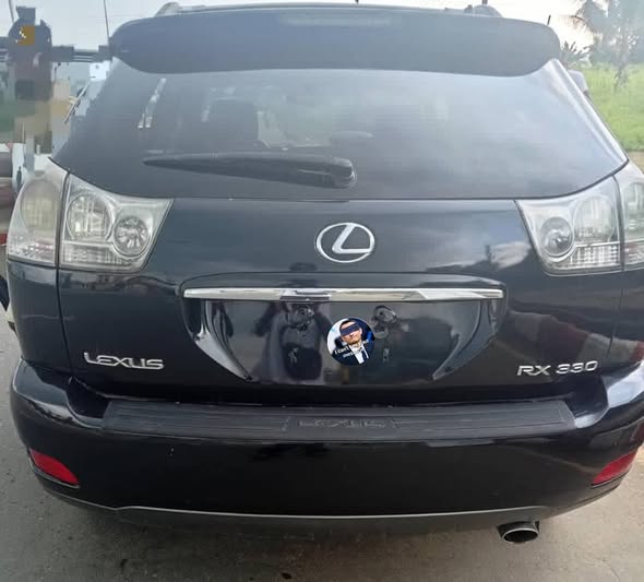 A picture of Lexus Rx330