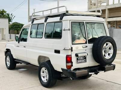A picture of LANDCRUISER