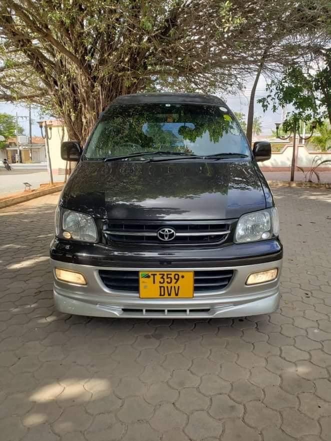 A picture of Toyota Noah