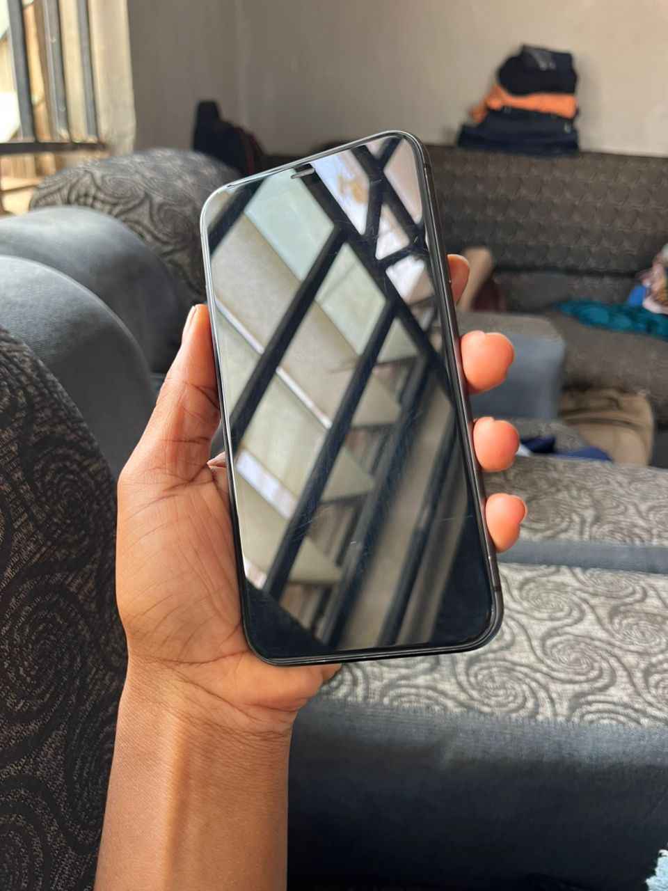A picture of UK STANDARD IPHONE 11