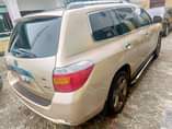A picture of Neatly flashed with no filler 2008 09 model Toyota Highlander