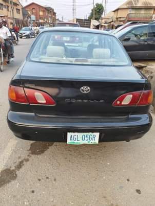 A picture of 2000 Toyota Corolla