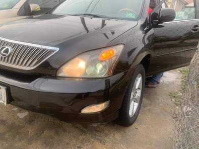 A picture of Very Sharp rx330 Buy and drive Port Harcourt All documents