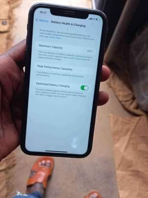 A picture of IPHONE XR 64