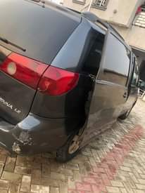 A picture of Toyota Sienna 2007