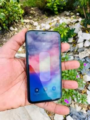 A picture of IPHONE XR GB 64
