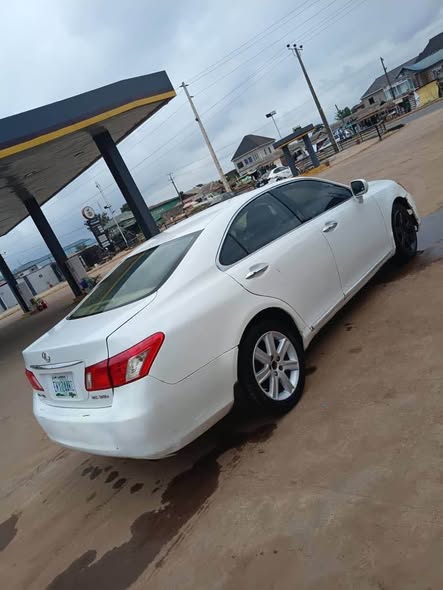 A picture of Lexus es350 2008