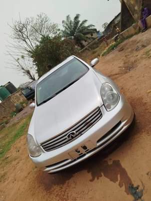 A picture of 2004 Infiniti G35 Infiniti G35 2000