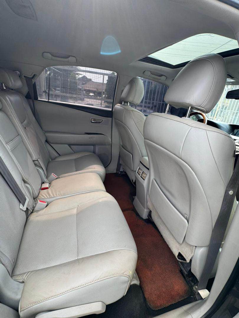 A picture of Lexus RX350