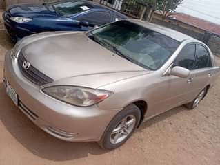 A picture of TOYOTA CAMRY 2003