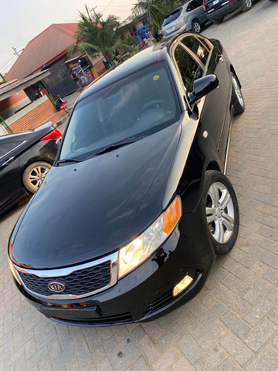 A picture of Another Sharp Toks Standard Kia Optima EX 2010 Model 