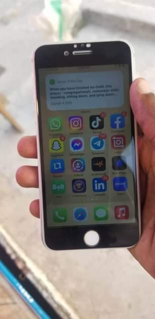 A picture of iPhone8G 64GB 220 000 0687764812