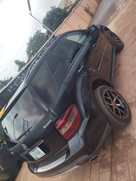 A picture of Mercedes ML350