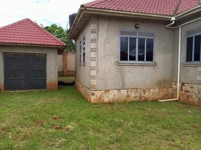 A picture of QUICK SALE...DISTRESSED OWNER...BANK PRESSURE.. A Very Nice house seated on