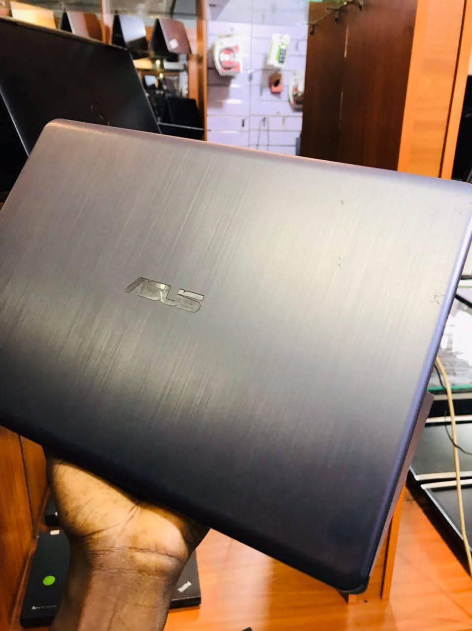 A picture of Asus slim laptop