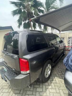 A picture of 05 06 Nissan armada
