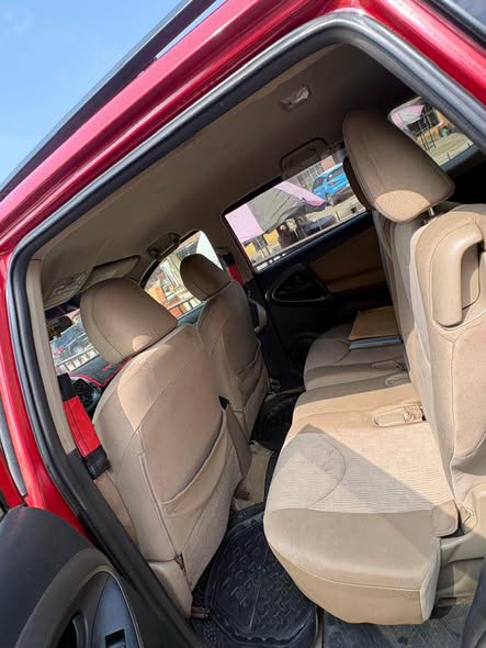 A picture of Awooooof dealToyota RAV4 012