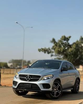 A picture of Mercedes Benz GLE450 2017