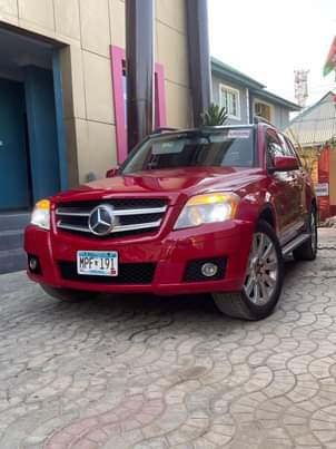 A picture of Neatly used 2011 Mercedes Benz GLK350