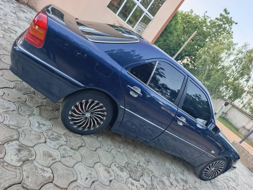 A picture of MERCEDES BENZ C230