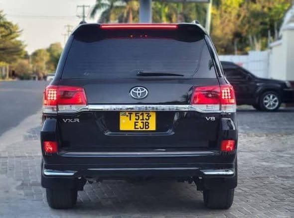 A picture of PRICE MILLION 145 LAND CRUISER V8 VXR 0782512641