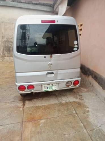 A picture of LUCKY BUYER MINI BUS 7 passenger Automatic toks standard came