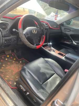 A picture of Lexus Is250