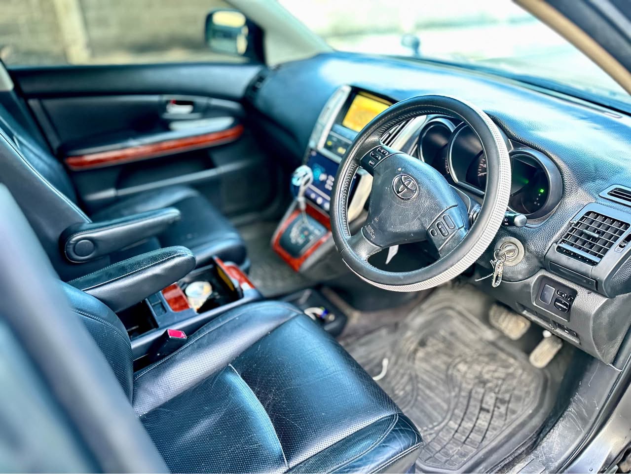 A picture of BEI 23M CALL 0753660303 TOYOTA HARRIER