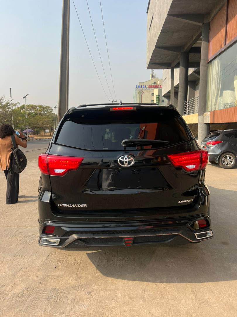 A picture of FEW MONTHS USED TOYOTA HIGHLANDER 2016 MODEL UPGRADED TO 2022
