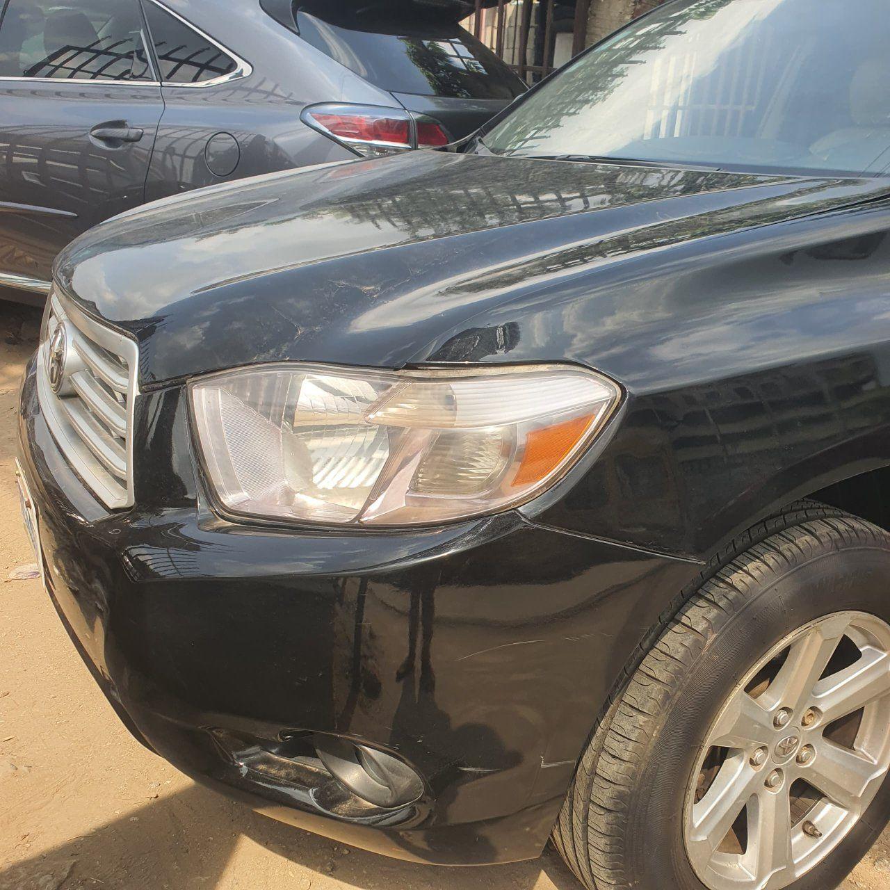 A picture of Toyota Highlander 2008