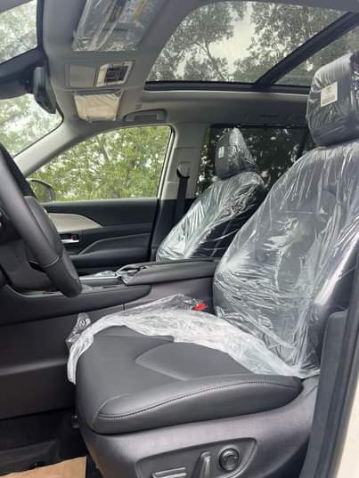 A picture of Brand New 2023 24 Toyota Highlander platinum