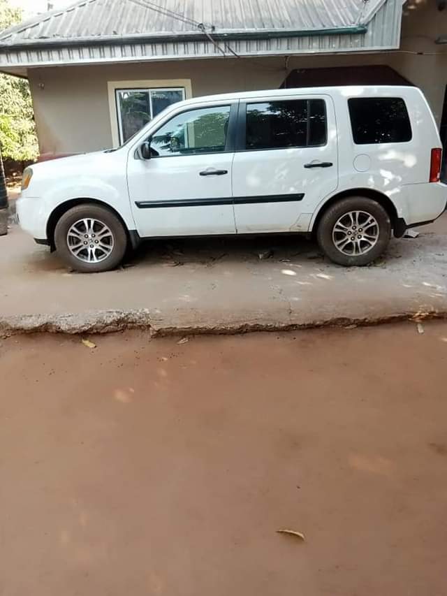 A picture of Honda Pilot 2011