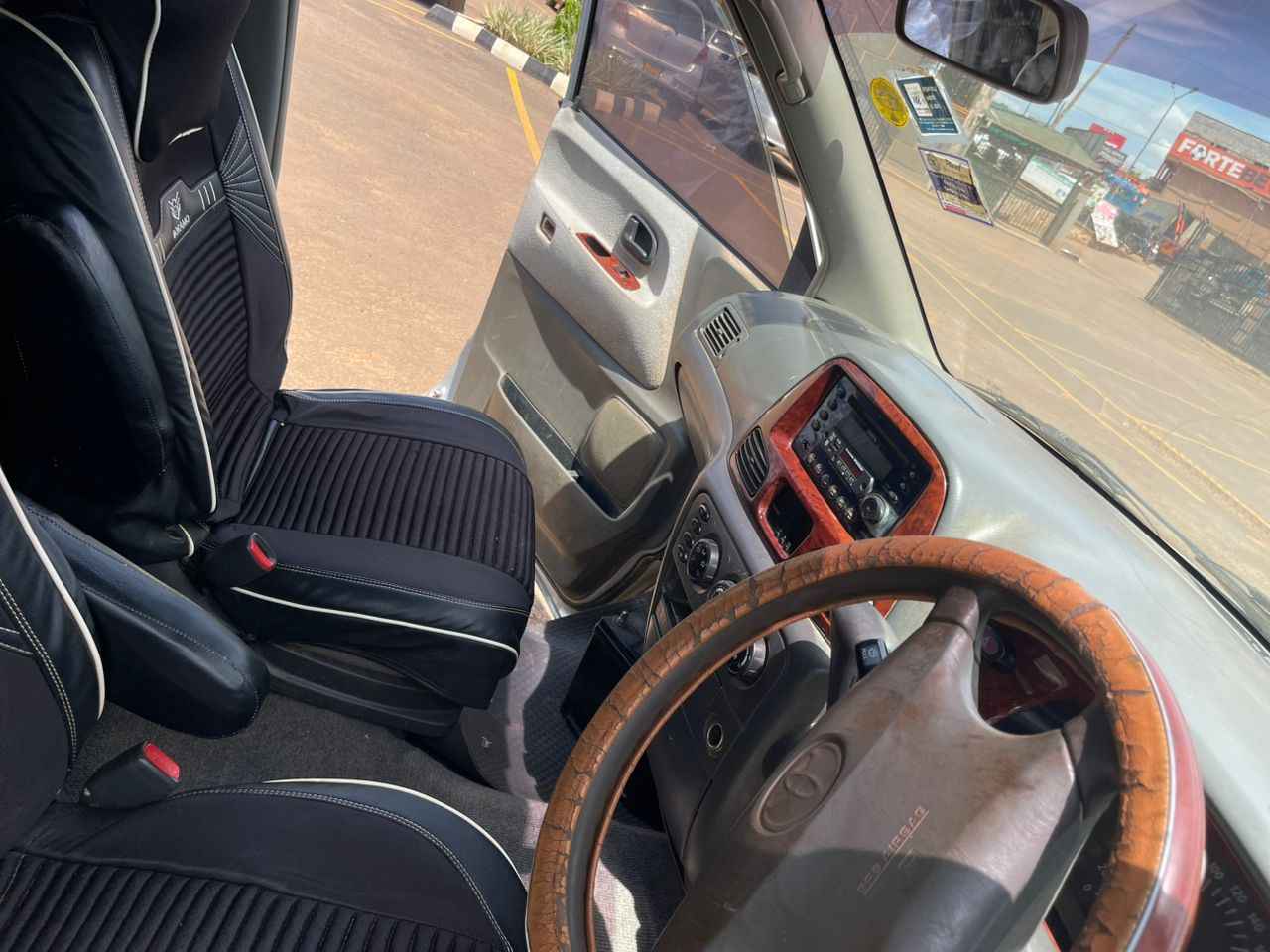 A picture of Noah 12.5m call 0701488581 WhatsApp 0776417404