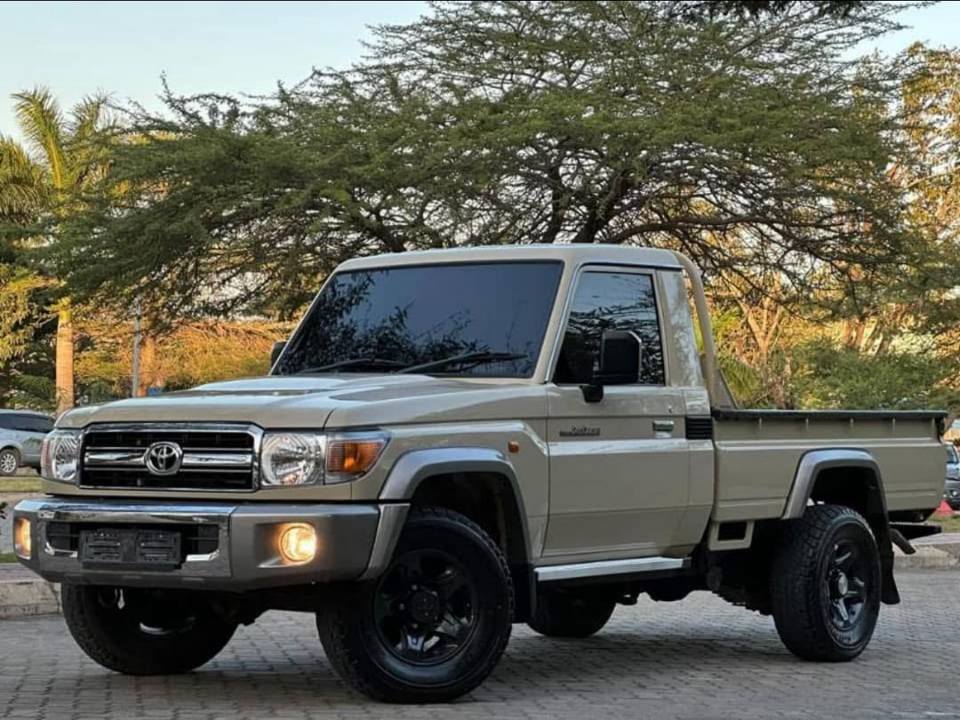 A picture of Landcruiser pickup unregistered for sale