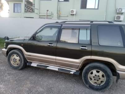 A picture of Isuzu bigon iyo unawasha unaondoka Injin ndogo diesel Gia automatic