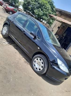A picture of Peugeot 307 buy and drive