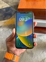 A picture of iPhone 11 64GB