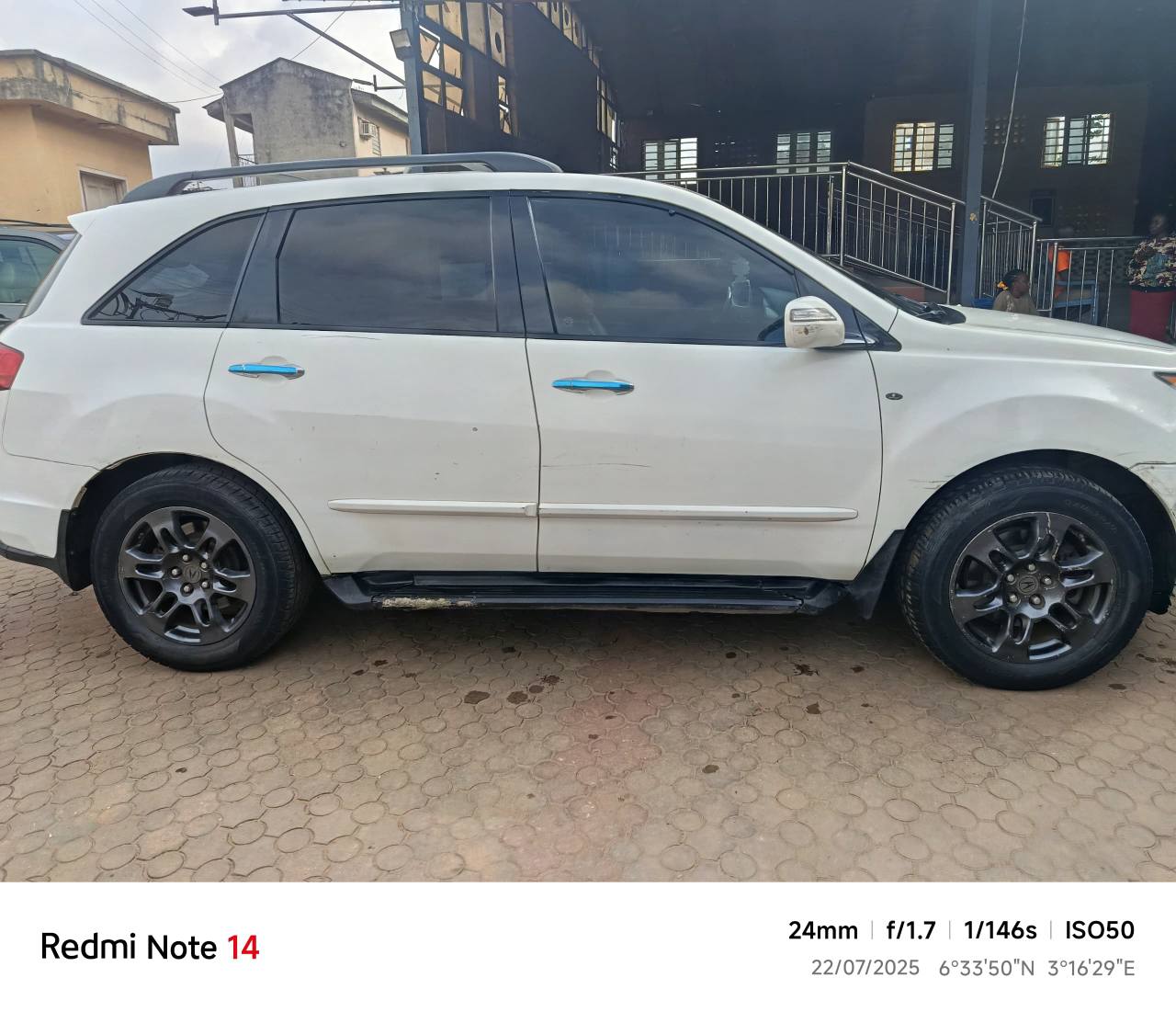 A picture of Acura MDX 2009 model