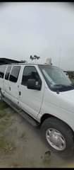 A picture of FORD BUS