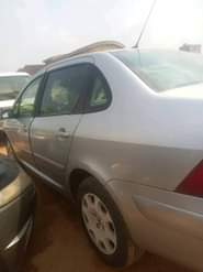 A picture of Peugeot 307 automatic transmission Complete pure first body untouched engine
