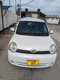 A picture of TOYOTA SIENTA
