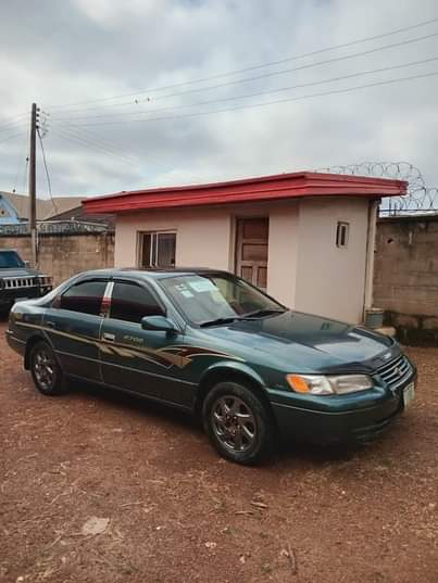 A picture of Very clean toyota camry