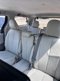 A picture of 2011 Toyota sienna tokumbo LE Price 11m Location Ojodu begger