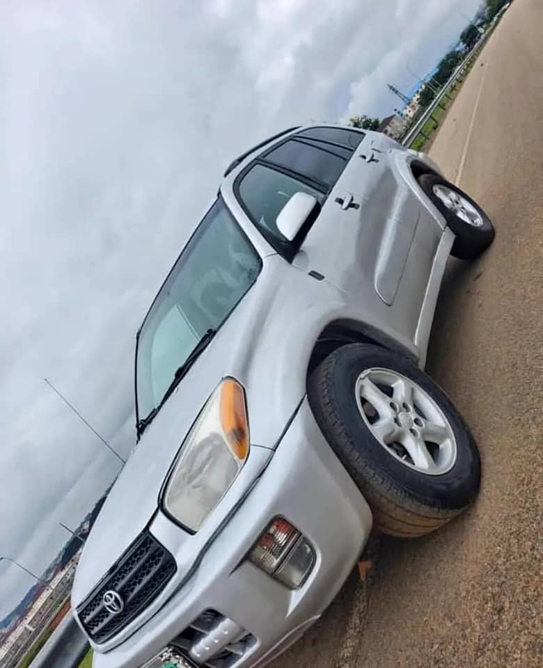 A picture of Distress 2003 Toyota Rav4 sound engine going for 2.750M abuja