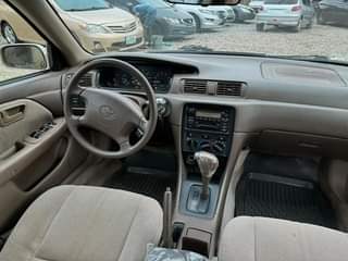 A picture of 2000 model Toyota Camry for sale