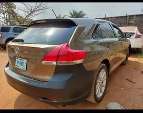 A picture of Toyota Venza 2010 4 plugs First body Buy and drive