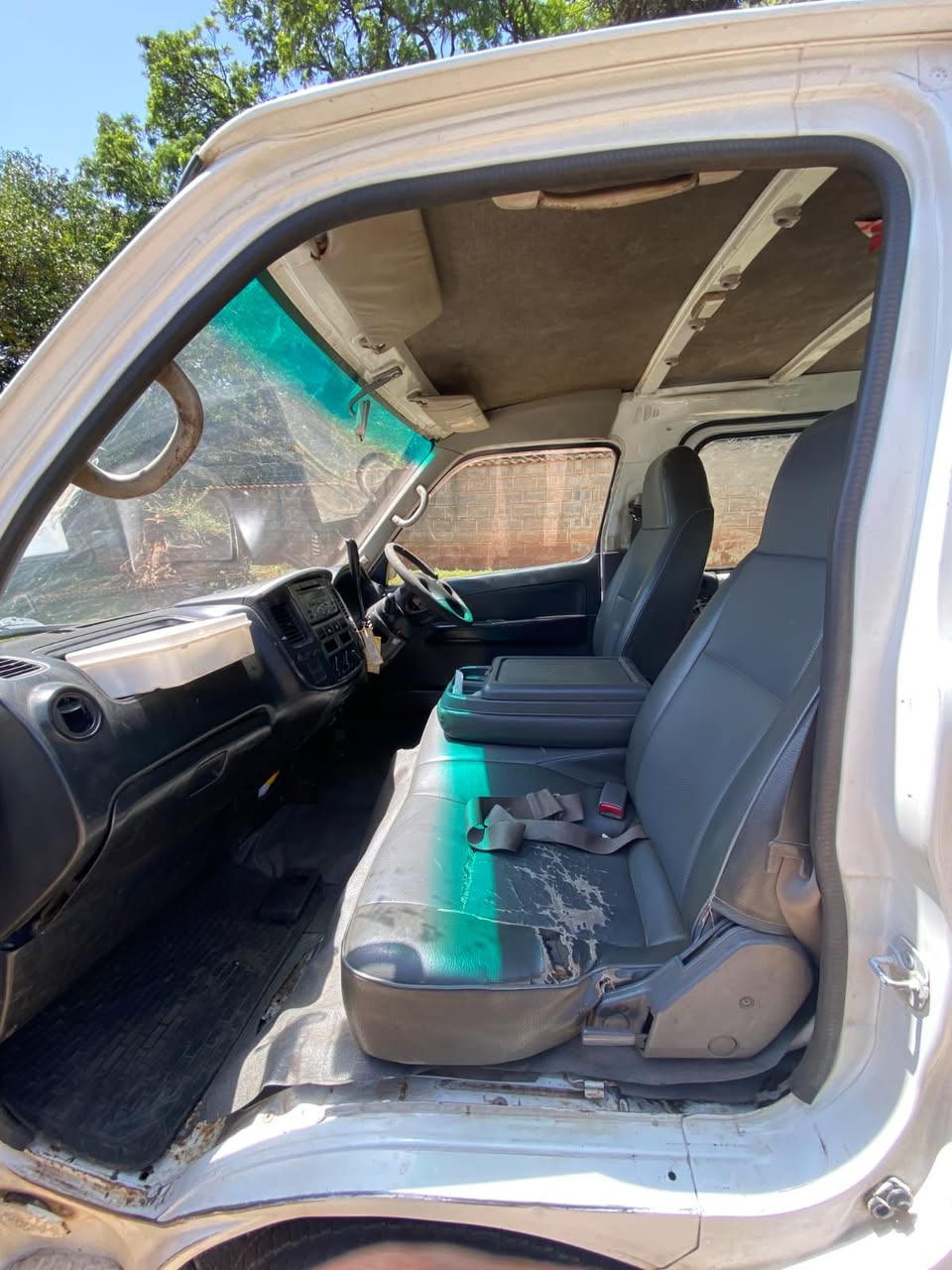 used nissan caravan
